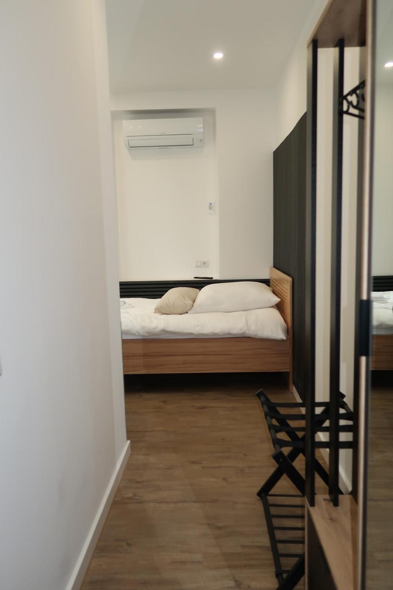 Toka Rooms - An Der Regiobahn Метманн Экстерьер фото